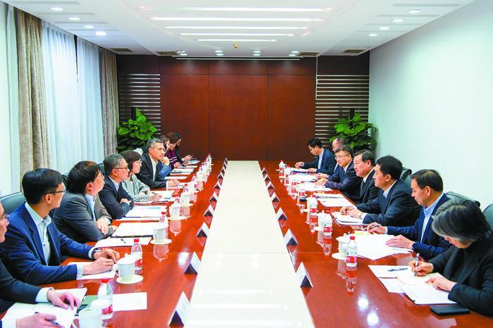 住房城乡建设部部长倪虹会见香港特别行政区政府发展局局长甯汉豪